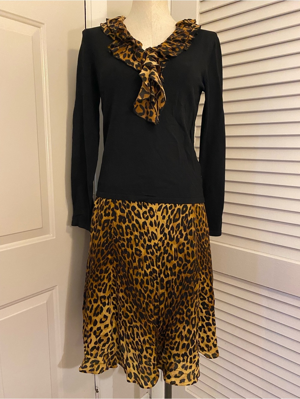 Vintage Y2K “Jones New York” Black Top with Leopard-Print Circle Skirt- Size 4P